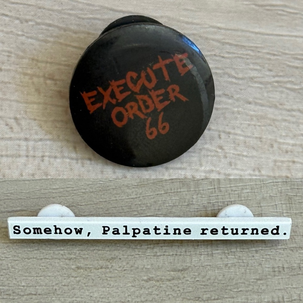 Bundle of (2) ‼️ Star Wars Pins